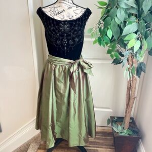 JS Boutique Velvet Beaded Iridescent Midi Dress Green Sz 8